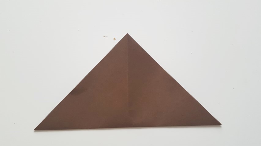 Origami Fuchs Schritt 4 Blatt zusammen gefalten lassen Hand im Glück (2)