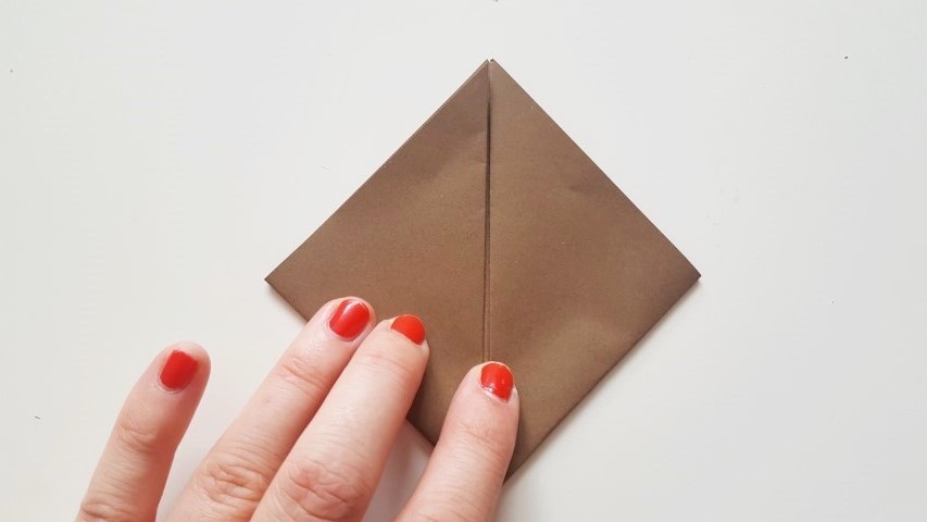 Origami Fuchs Schritt 6 Origamiblatt Hand im Glück