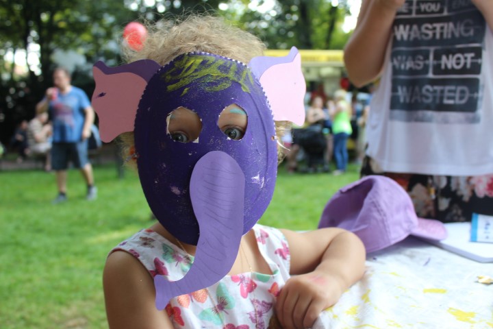 Maske aus Pappteller Elefant Kinderfest Hamm Hand im Glück