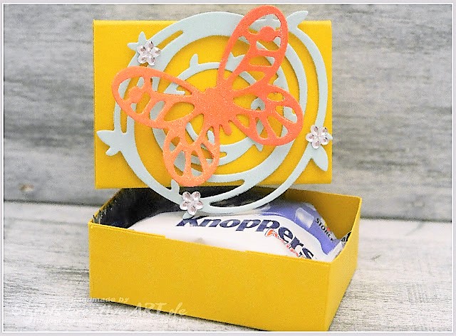 Kleine Matchboxverpackungen für Süßigleiten Hand im Glück