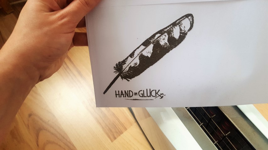 DIY Prägung durch Embossingpulver_Hand_im_Glück (15) (Small)