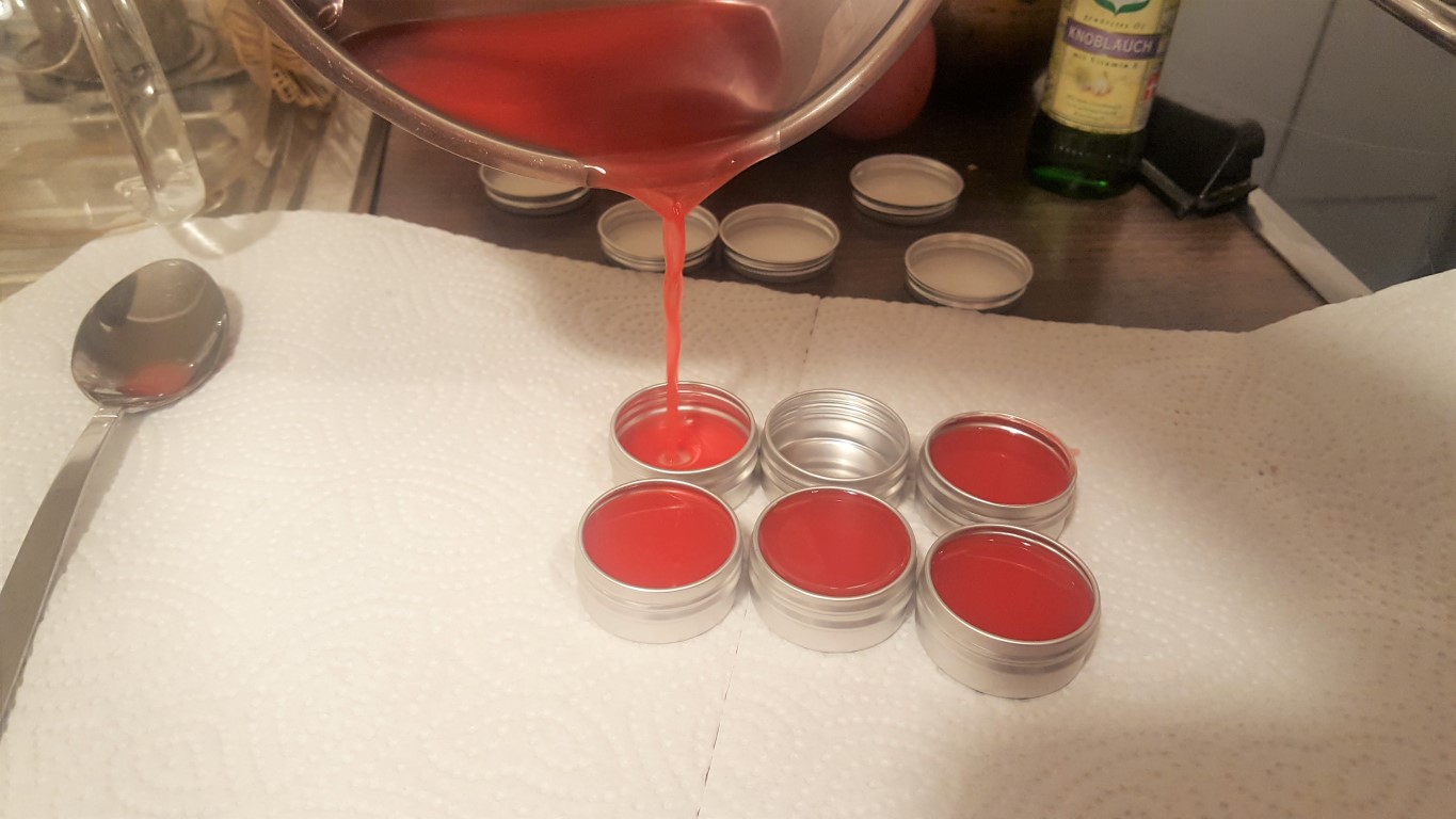 Natürliches DIY Lippgloss mit Sheabutter und Orangenöl selber machen (8)