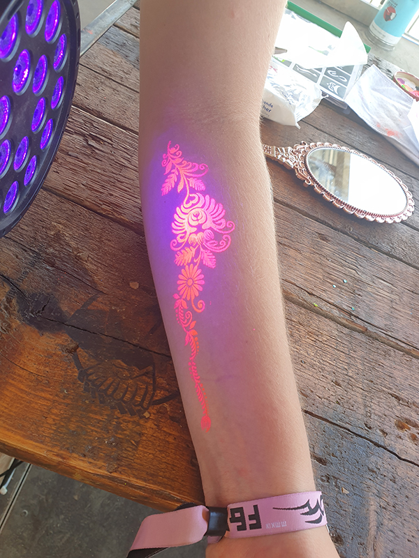 DIY filigrane Neon Tattoos selber machen_hand-im-glueck (4)