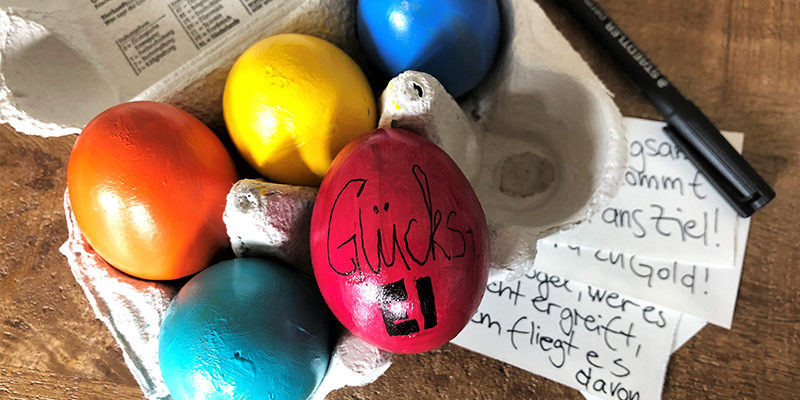 DIY Glueckseier zu Ostern selber machen Hand im Glueck