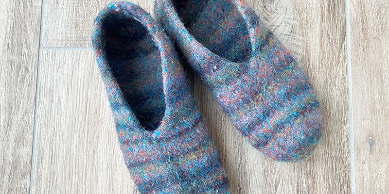 Filzschuhe stricken: Anleitung in 7 Schritten