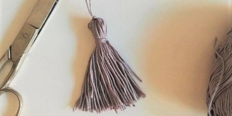 Quaste DIY leicht und schnell selber machen Hand im Glueck
